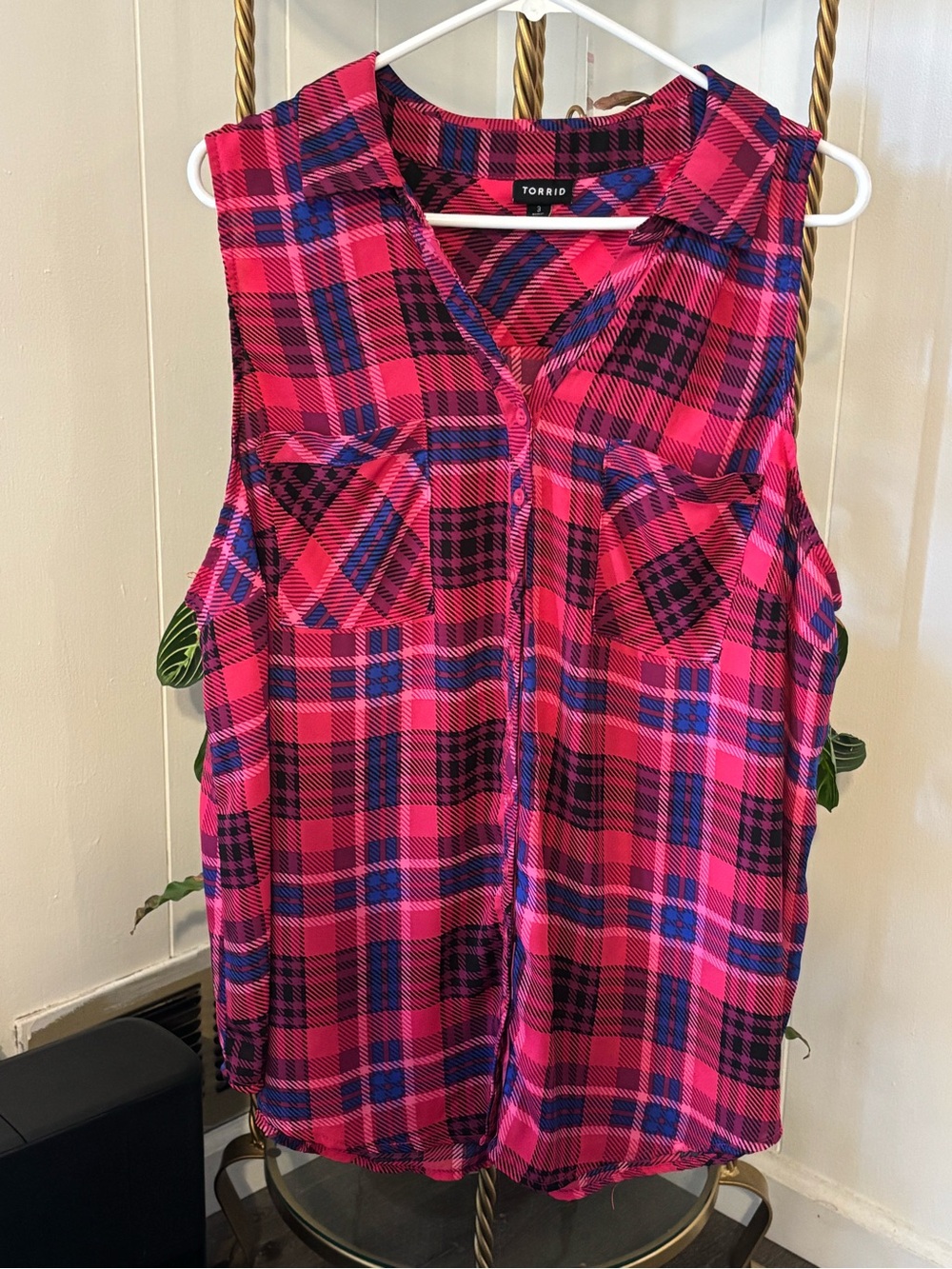 Torrid size 3 Hot Pink Navy Plaid Sleeveless Button-Up Top
